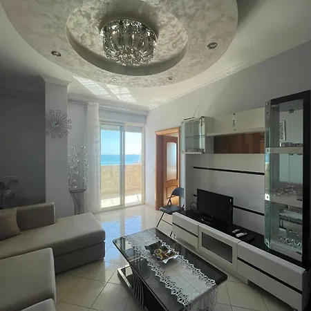 Rob's Seaview Apartman *