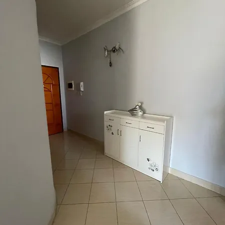 Rob's Seaview Apartman *